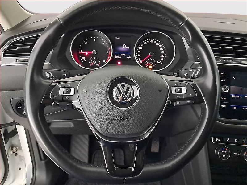 Volkswagen Tiguan Allspace (2019) Highline 2.0 TDI, ČR,1.maj - fotka 18 z 22