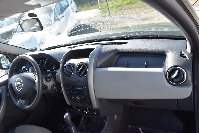 Dacia Duster 1,6 I 77KW NÍZKÉ KM 2XKOLA TOP - fotka 22 z 44