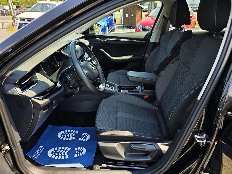 Škoda Octavia 2.0TDI 110KW DSG STYLE+ MATRIX - fotka 13 z 39
