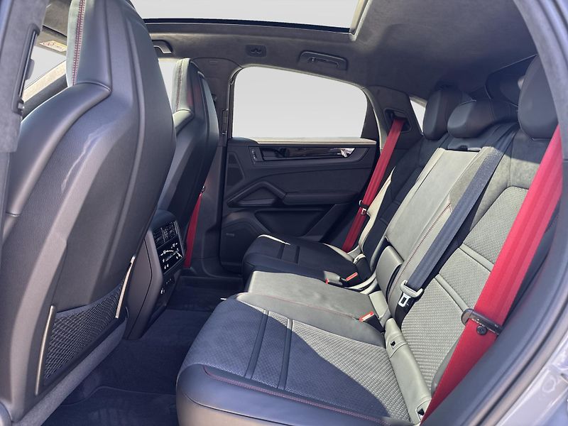 Porsche Cayenne GTS Coupé - fotka 20 z 30
