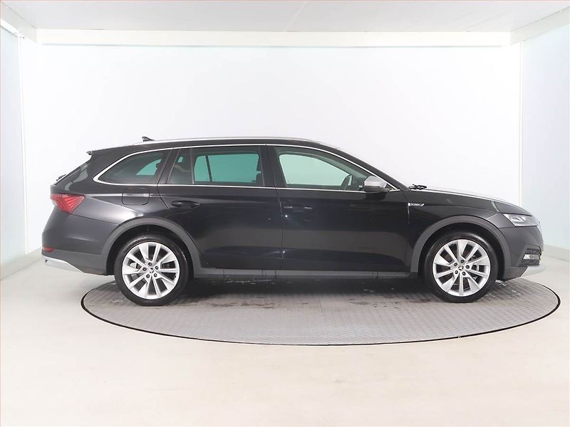 Škoda Octavia (2022) Scout 2.0 TDI - fotka 6 z 17