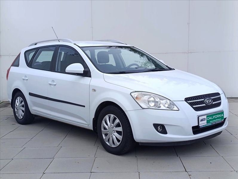 Kia Ceed 1,6 CVVT Aut. klimatizace ČR - fotka 5 z 28