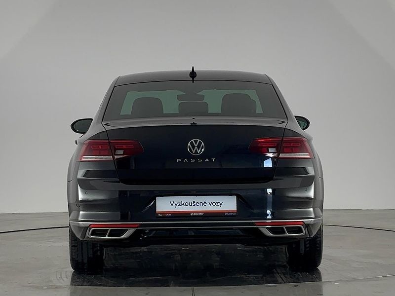 Volkswagen Passat R-LINE DSG - fotka 17 z 29