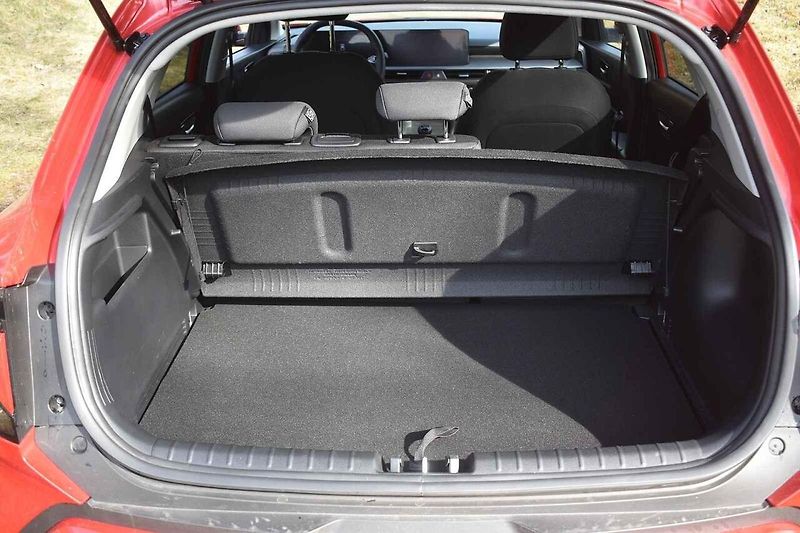 Kia Stonic je dostupné a dobře jezdící malé rodinné auto.