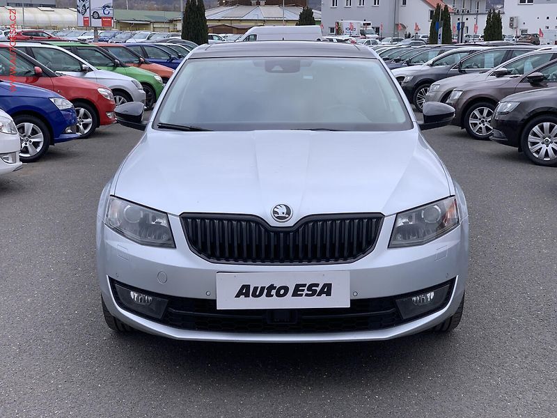 Škoda Octavia (2015) 1.6 TDi, ČR, DSG, panor - fotka 2 z 21