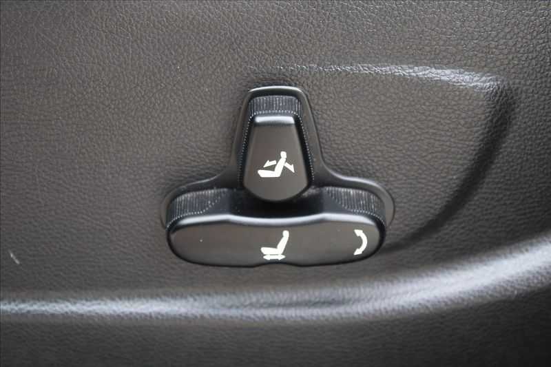 SsangYong Korando 2,0 D20T  AUTOMAT,4x4,TAŽNÉ - fotka 23 z 27