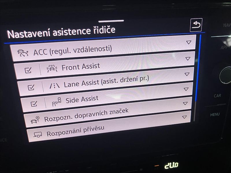 Volkswagen Passat 2,0 TAŽNÉ, KEYLESS, EL.KUFR - fotka 28 z 36