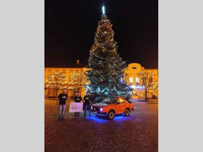 Škodovka Prcek má také efektní podsvícení podvozku.