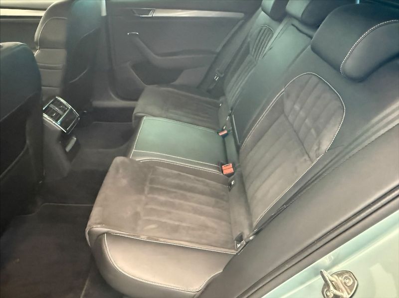 Škoda Superb 2,0 TDI STYLE DSG FL - fotka 8 z 19