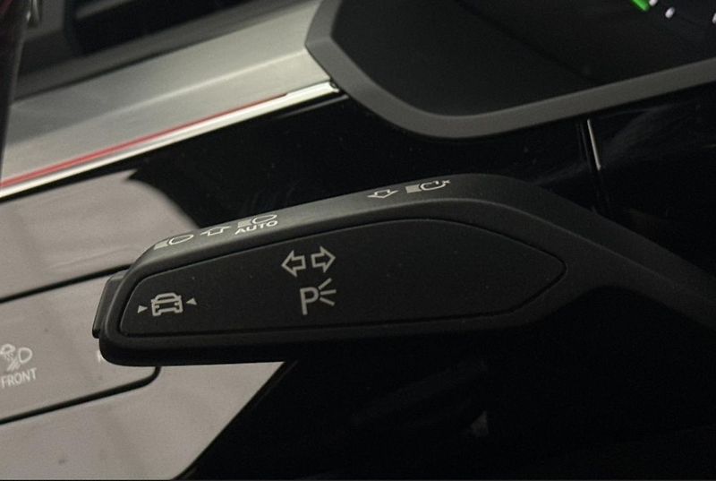 Audi SQ8 e-tron quattro Tažné Pano 360k - fotka 28 z 34