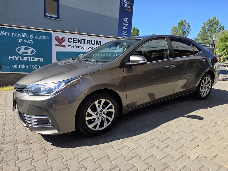 Toyota Corolla 1.6-AUTOMAT-NAVI-KAMERA - fotka 6 z 26