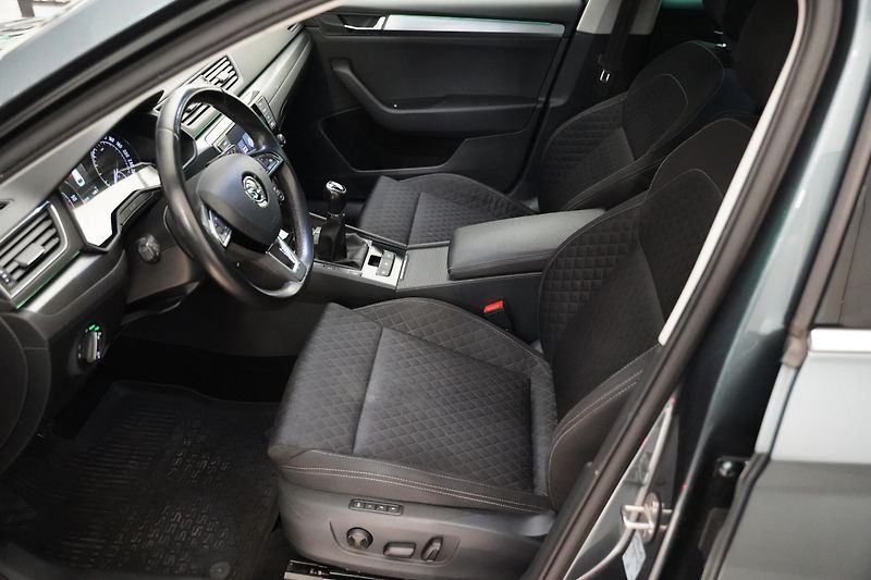 Škoda Superb - fotka 13 z 27