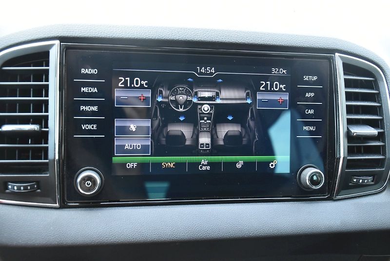 Škoda Karoq (2020) 125 LET 1.5 TSI 110kW - fotka 19 z 32