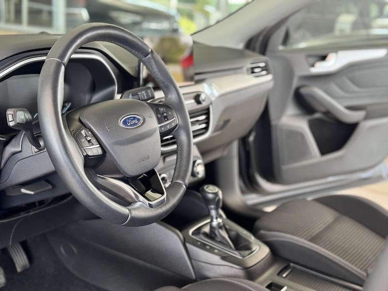 Ford Focus 1,5TDCi 88kW*Vyhř.Volant*Navi - fotka 12 z 33