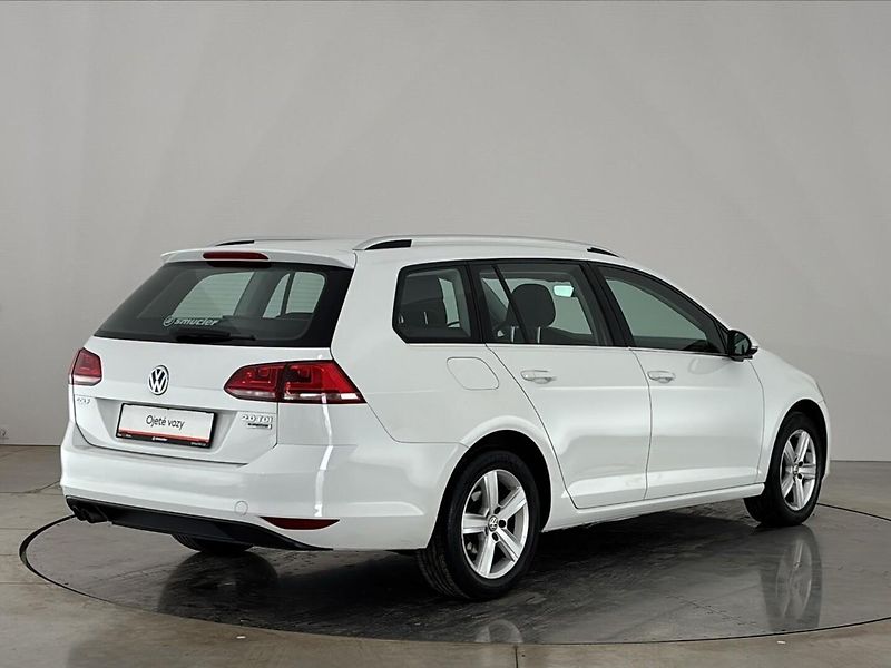 Volkswagen Golf Highline DSG - fotka 2 z 28