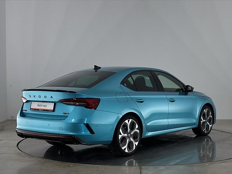 Škoda Octavia RS DSG - fotka 2 z 28