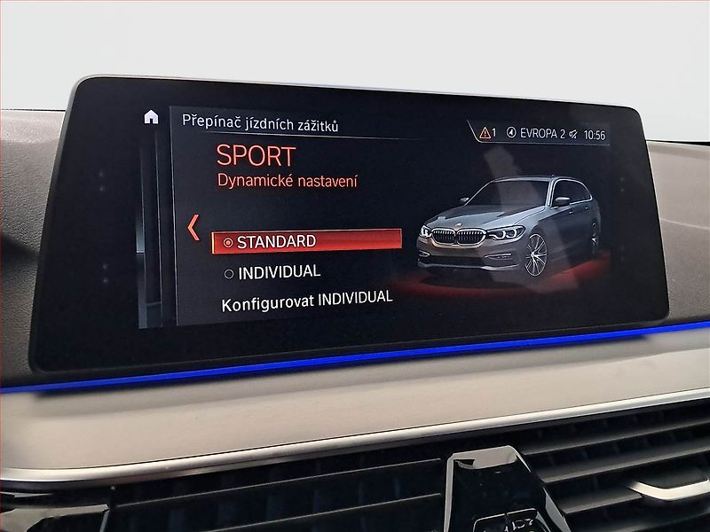 BMW Řada 5 (2017) Sport Line 530d xDrive, 4X4 - fotka 23 z 23