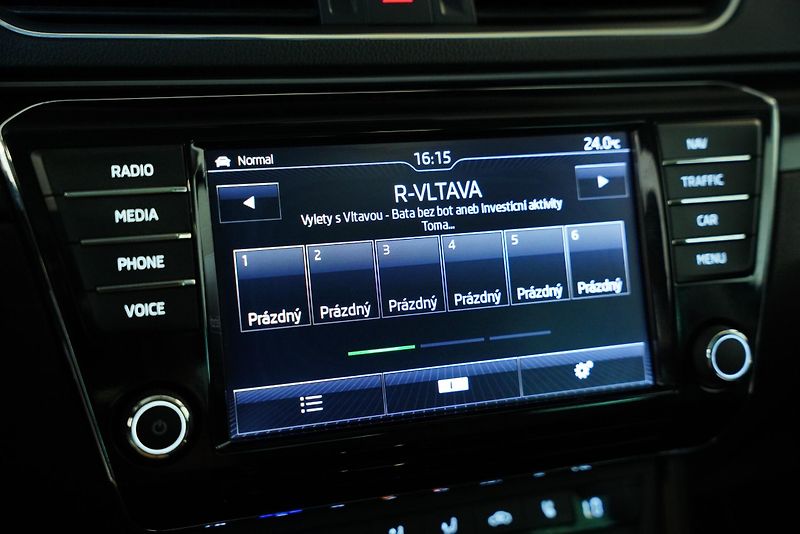 Škoda Superb - fotka 20 z 30
