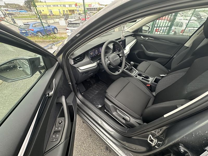 Škoda Octavia ESSENCE + dovýbava *539 - fotka 6 z 12