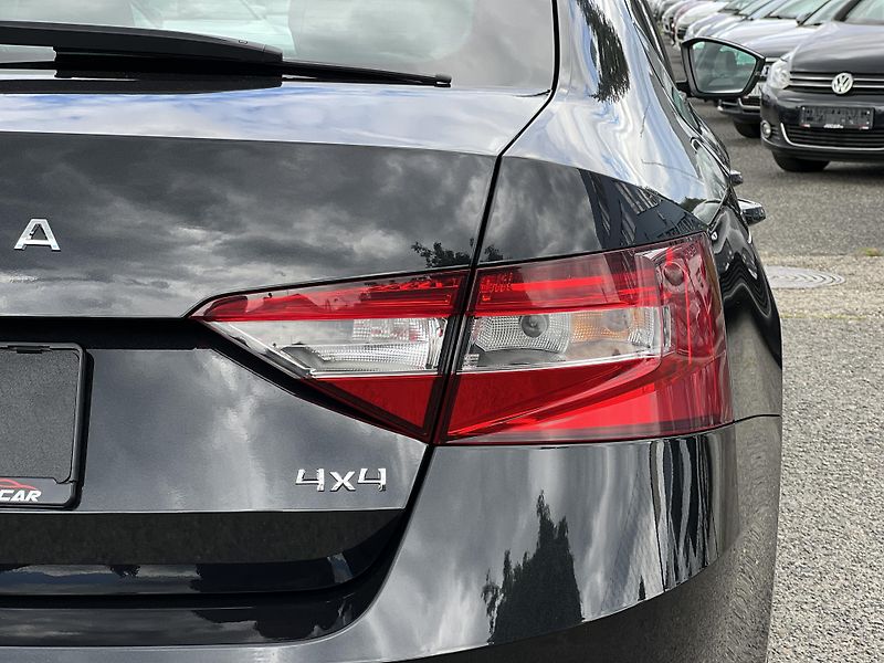 Škoda Superb 2.0TDi 147kw 4x4 ČR 1.MAJ DPH - fotka 49 z 50