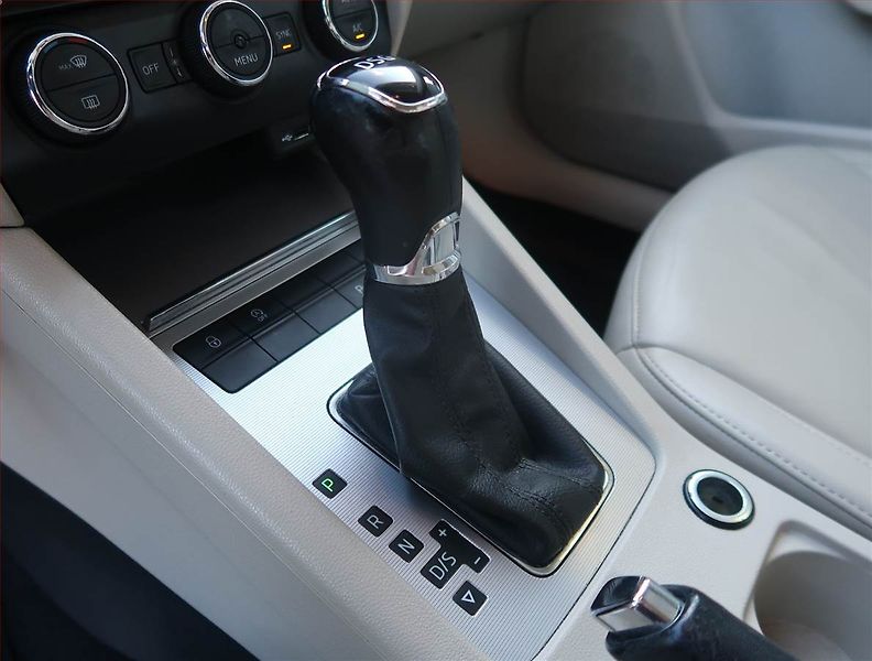 Škoda Octavia (2015) Style 1.6 TDI, Automat, Navi - fotka 13 z 18