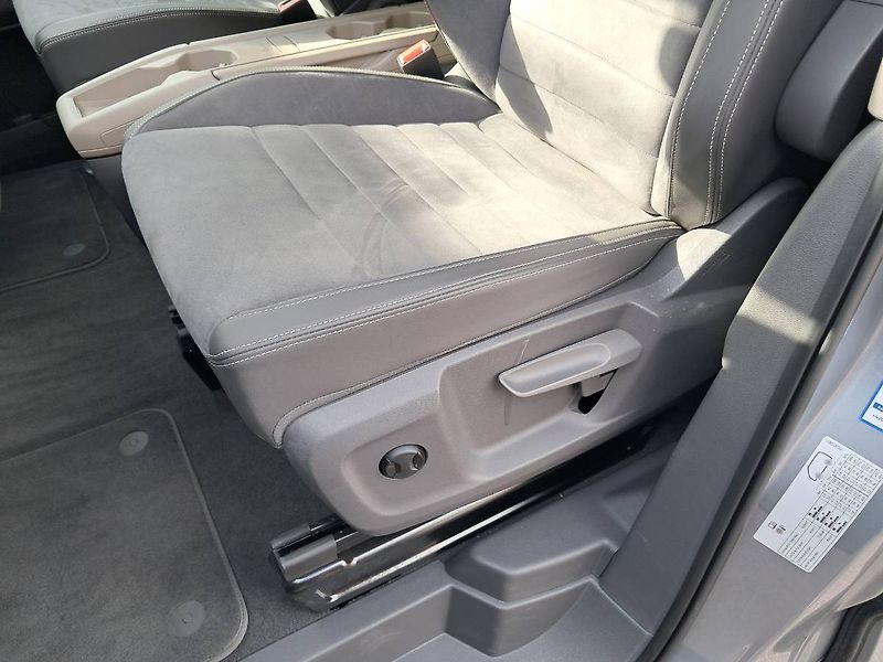 Volkswagen Multivan (2025) LONG Life 1.5 TSi P-HEV 130-18 - fotka 24 z 31