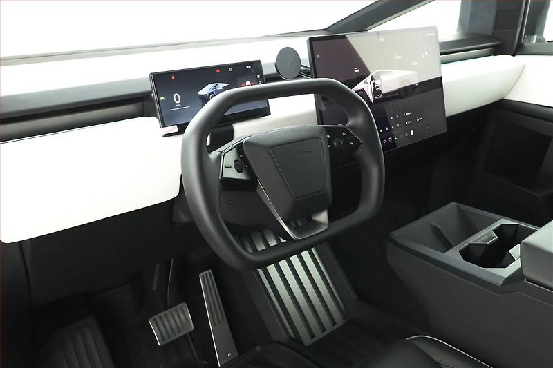 Tesla Cybertruck (2024) Dual Motor AWD - fotka 22 z 30
