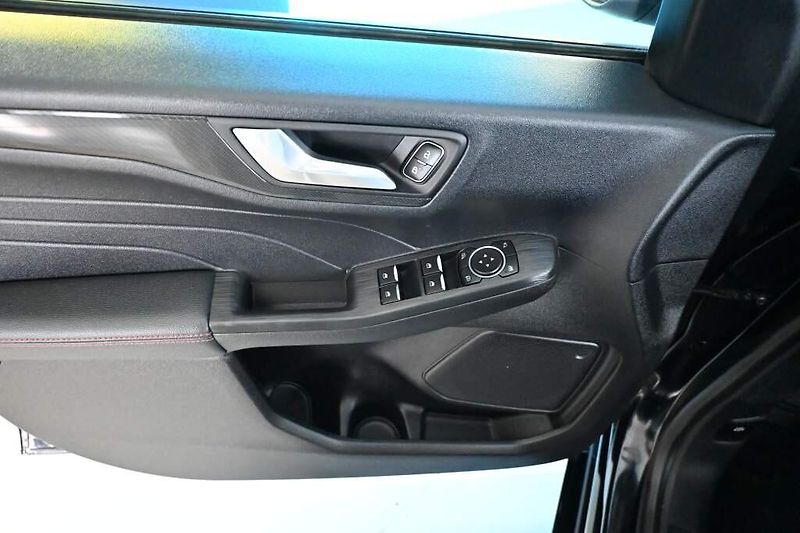 Ford Kuga (2022) 2.0 ST-LINE X LED ACC BO Tažné - fotka 15 z 46