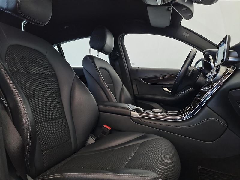 Mercedes-Benz GLC 250 d 4MATIC kupé - fotka 15 z 21