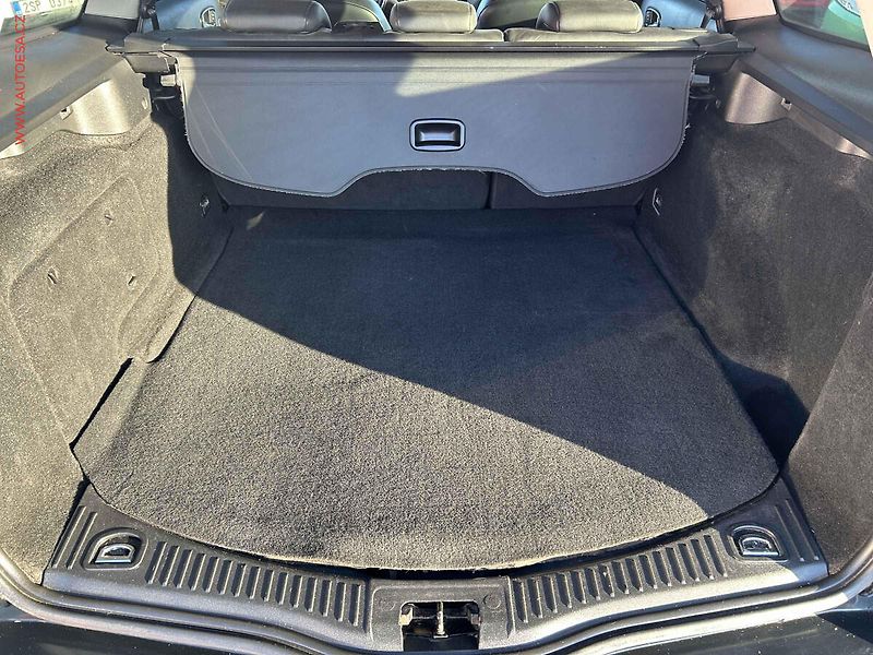 Ford Mondeo (2010) 2.2 TDCi, Titanium, xenon - fotka 7 z 16
