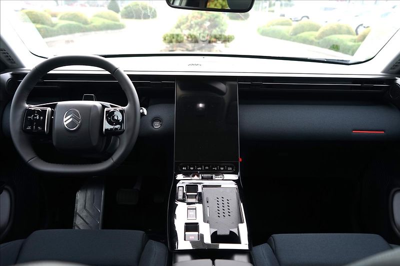 Citroën C5 Aircross (2026) 1,2 Hybrid 145k Automatic PLUS - fotka 13 z 25