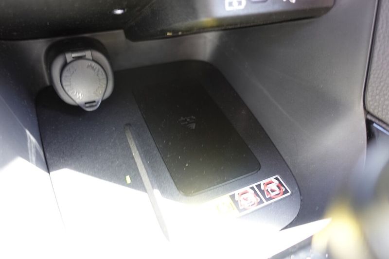 Toyota Yaris Cross 1,5 HEV Style - fotka 22 z 33