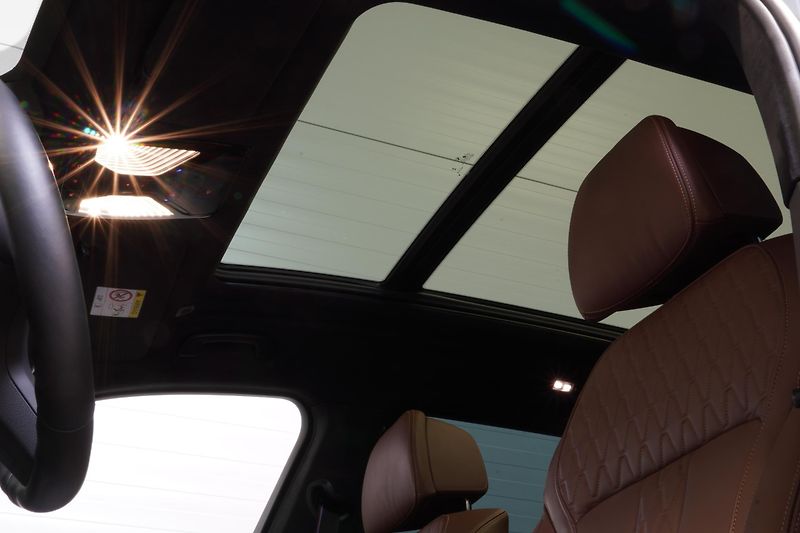 BMW X7 Xdrive40i,M-paket,ČR,1.M,Tažné - fotka 26 z 41