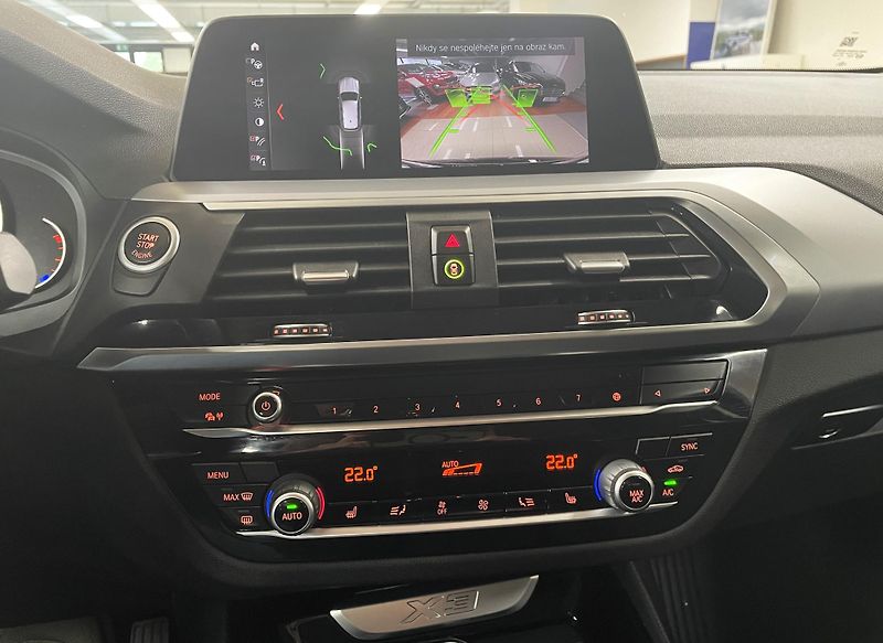BMW X3 20d xDrive 140kW, ČR - fotka 19 z 30