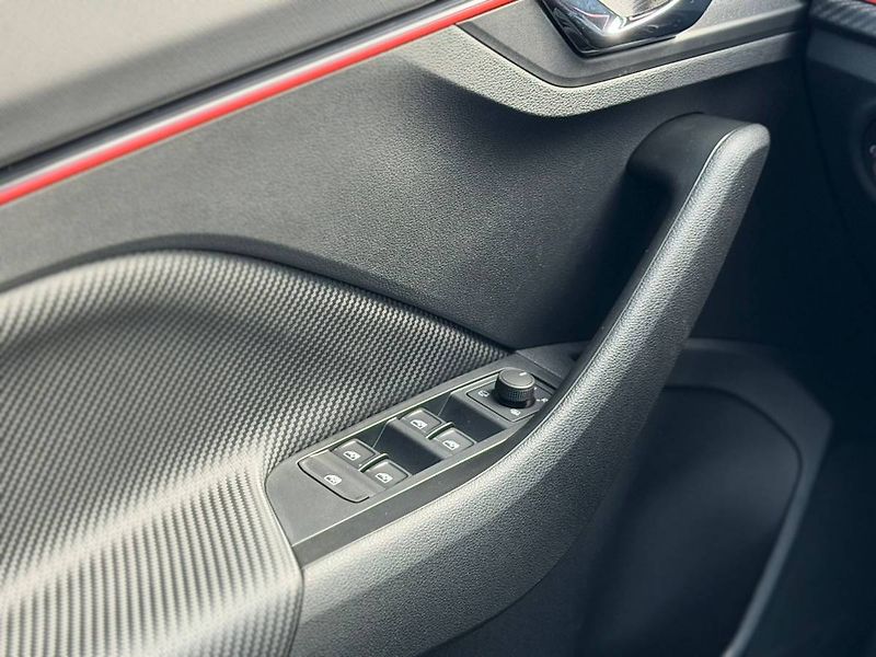 Škoda Scala Monte Carlo 1,0 TSI 85 kW 6° M - fotka 37 z 41