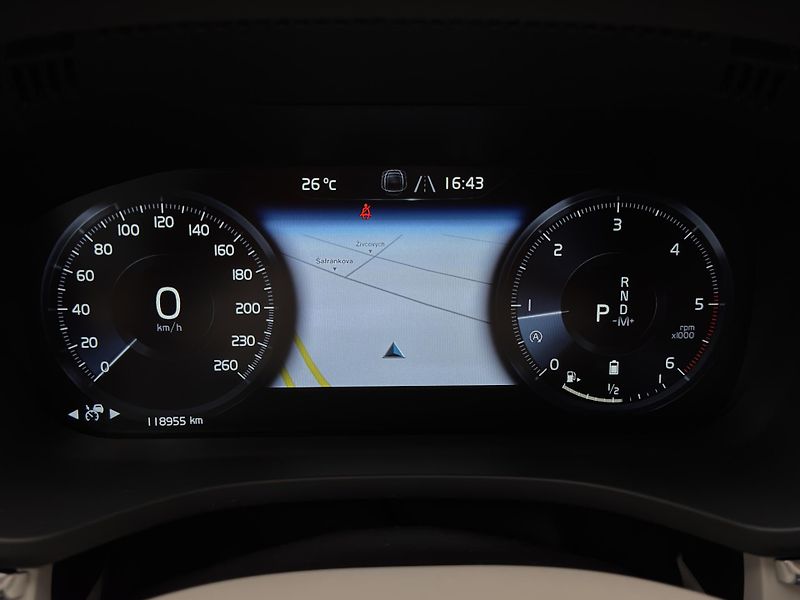 Volvo XC60 B4 AWD MOMENTUM PRO REZERVACE - fotka 16 z 43