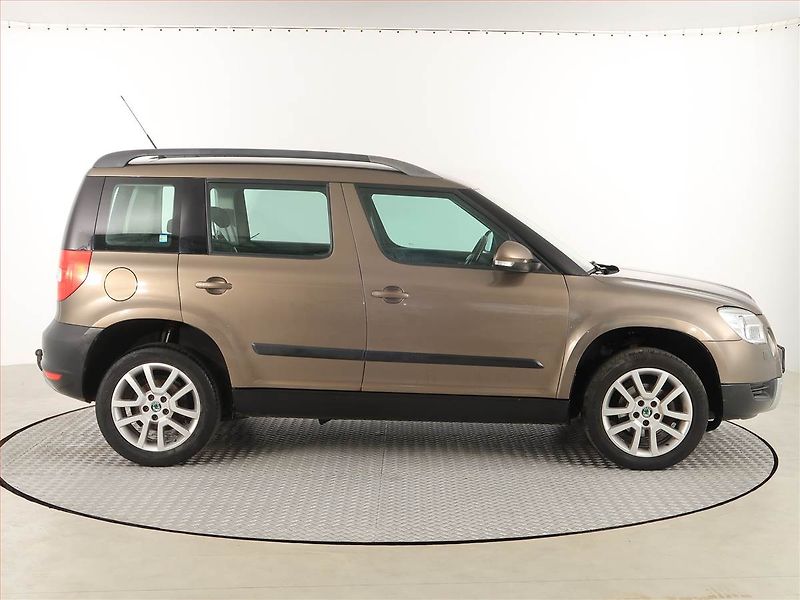 Škoda Yeti (2010) 2.0 TDI, 4X4, Tempomat - fotka 6 z 17