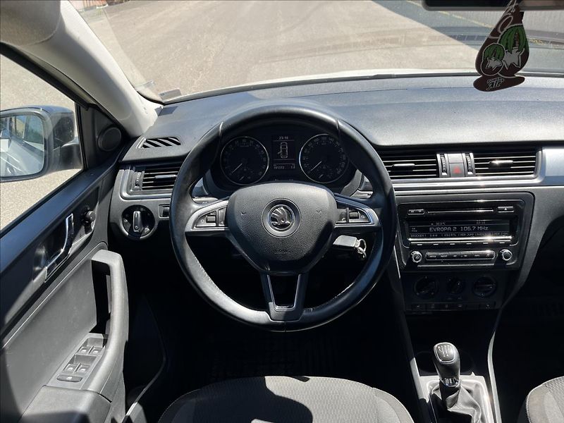 Škoda Rapid 1,6 TDi 66KW KLIMA STK 6/28 - fotka 14 z 32