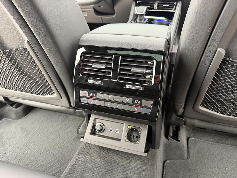 Volkswagen Touareg 3.0Tdi*210kw*DPH*Final-Edition - fotka 20 z 50