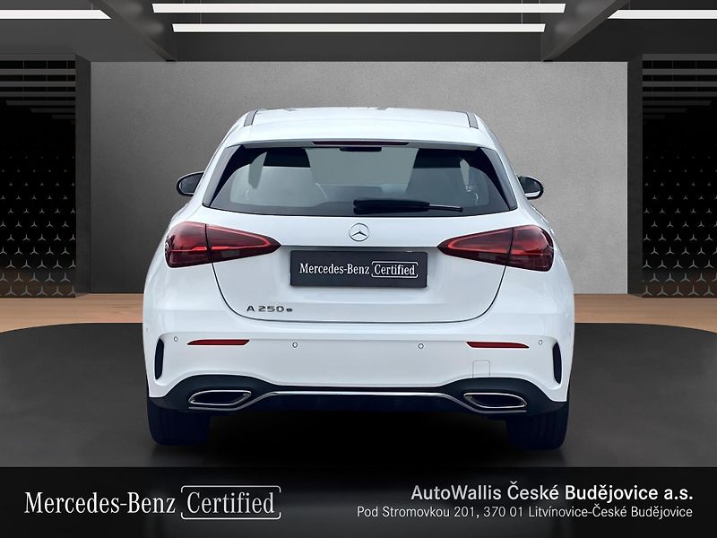 Mercedes-Benz Třídy A A 250e AMG - fotka 4 z 26