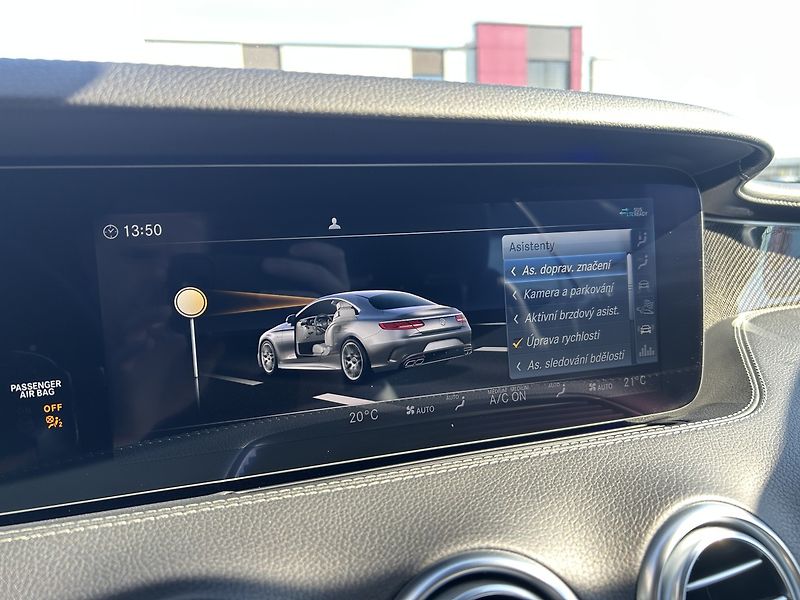 Mercedes-Benz Třídy S S 63 AMG 4MATIC+ Coupe - fotka 23 z 35