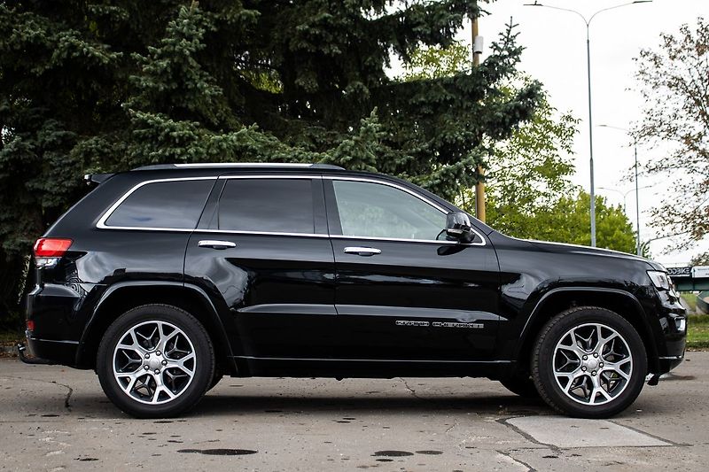 Jeep Grand Cherokee - fotka 4 z 23