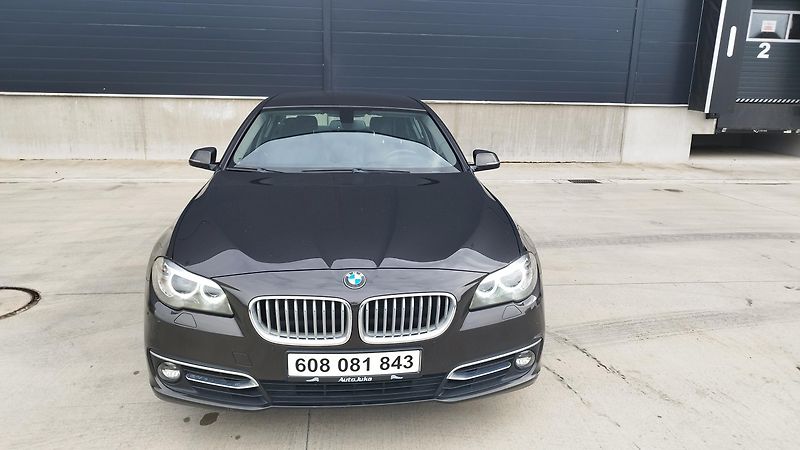 BMW Řada 5 (2014) 520d,X-drive,volat-608 081 843 - fotka 8 z 19