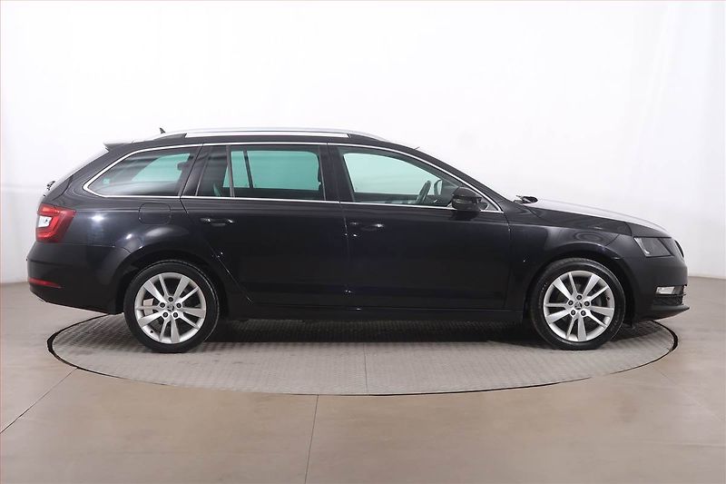 Škoda Octavia (2018) 1.6 TDI, Automat, Navi - fotka 6 z 24