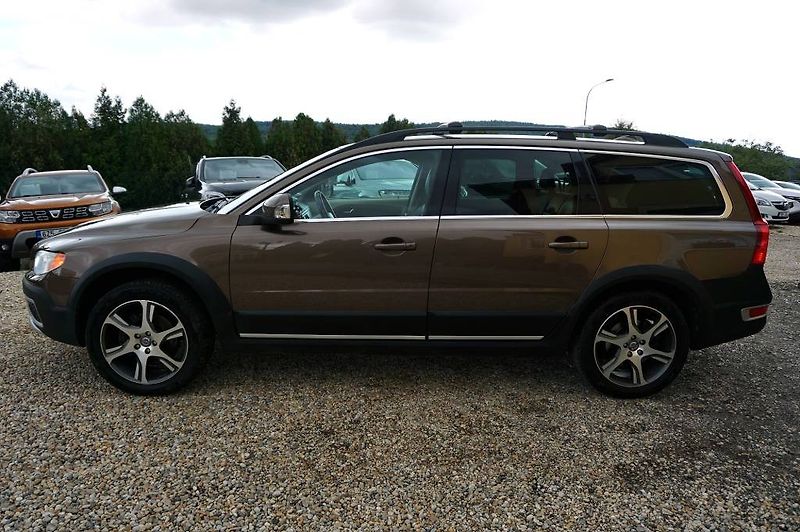 Volvo XC70 (2011) SUMMUM 2,4 D5 158 kW - fotka 8 z 47