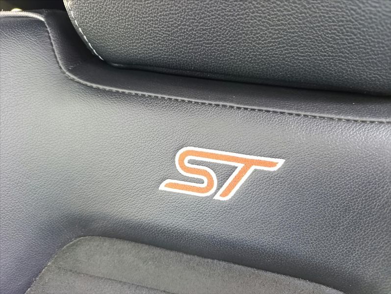 Ford Fiesta 1,5 ST 147kW Kamera Navi Recar - fotka 33 z 34