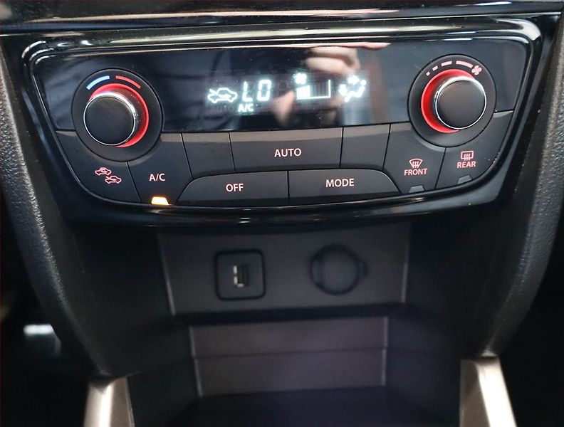 Suzuki Vitara (2017) 1.6 VVT, Kůže, Navi, Tempomat - fotka 18 z 22