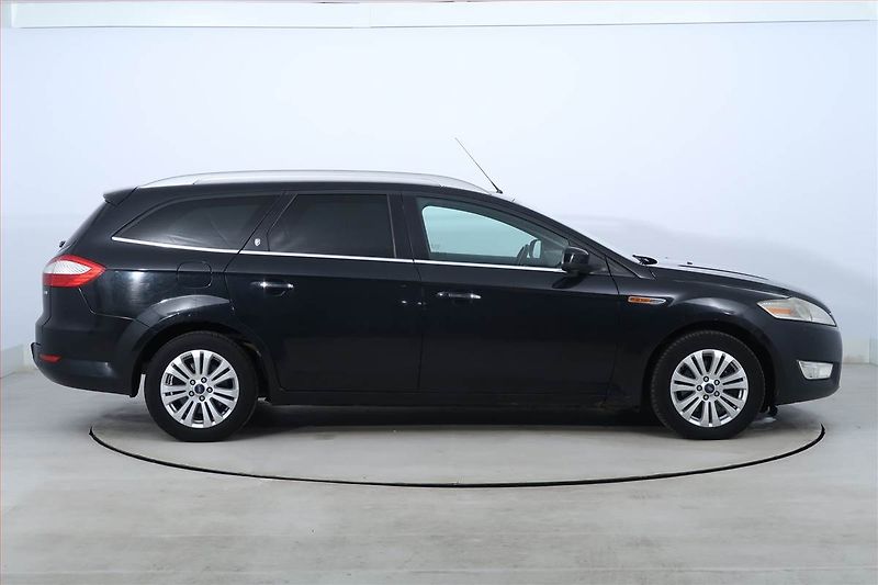 Ford Mondeo (2009) 2.0 TDCi, Navi, Tempomat - fotka 6 z 22