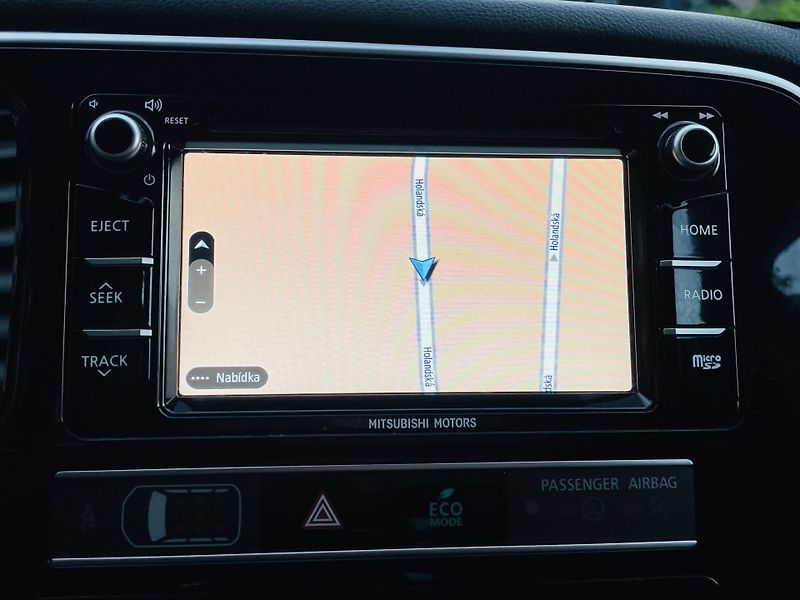 Mitsubishi Outlander 2.0i AUTOMAT 1.MAJITEL KAMERA  - fotka 39 z 43