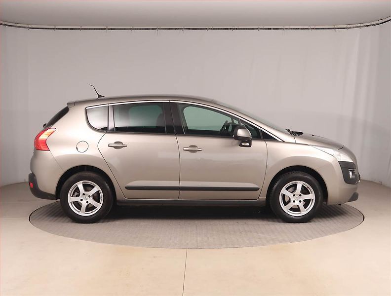 Peugeot 3008 (2010) 1.6 HDi, Tempomat - fotka 6 z 14